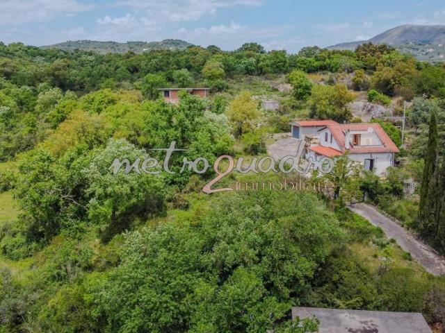 Villa Indipendente in vendita a Itri, Lazio