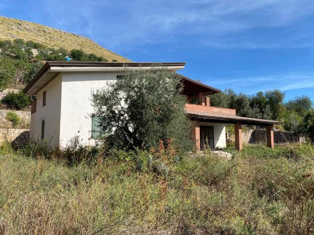 Villa Indipendente in vendita a Itri, Lazio