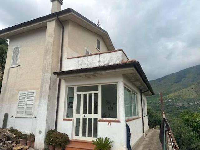 Villa Indipendente in vendita a Itri, Lazio