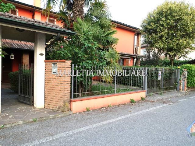 Villa Indipendente in vendita a Izano, Lombardia
