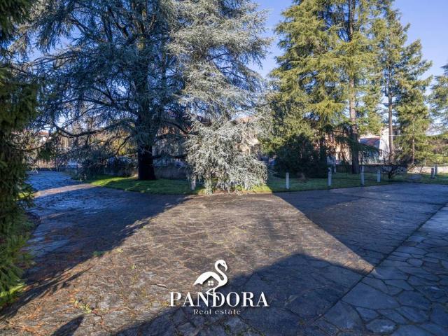 Villa Indipendente in vendita a Jerago Con Orago, Lombardia