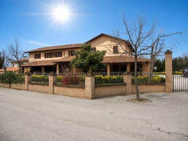 Villa Indipendente in vendita a Marche, Ancona