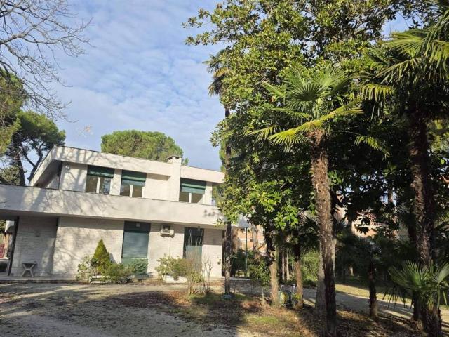 Villa Indipendente in vendita a Marche, Ancona