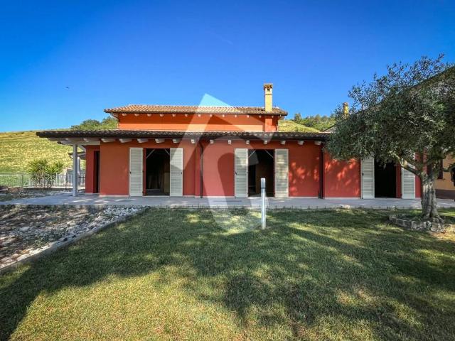 Villa Indipendente in vendita a Borgo Minonna, Marche