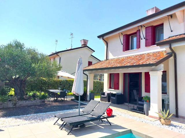 Villa Indipendente in vendita a Jesolo, Veneto
