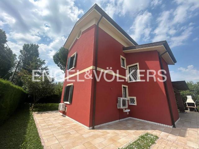 Villa Indipendente in vendita a Villaggio Ciano, Jesolo