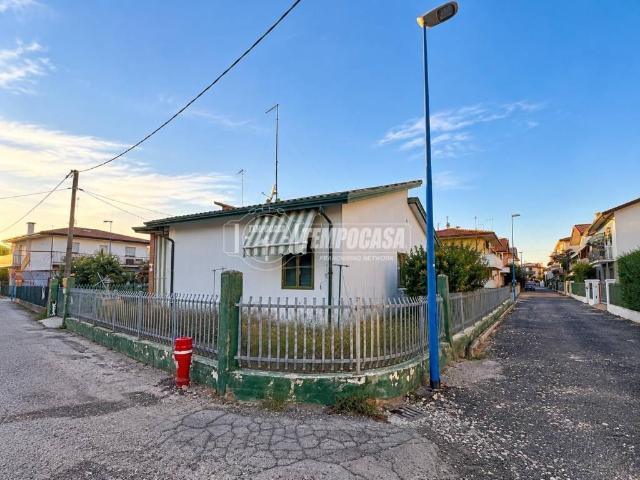 Villa Indipendente in vendita a Ca' Fuser, Jesolo