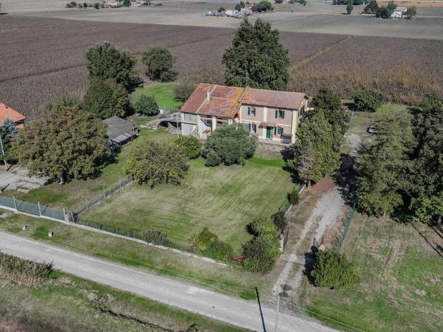 Villa Indipendente in vendita a Jolanda Di Savoia, Reggio Emilia