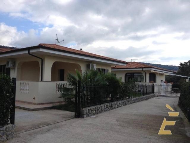 Villa Indipendente in vendita a Calabria, Vibo Valentia