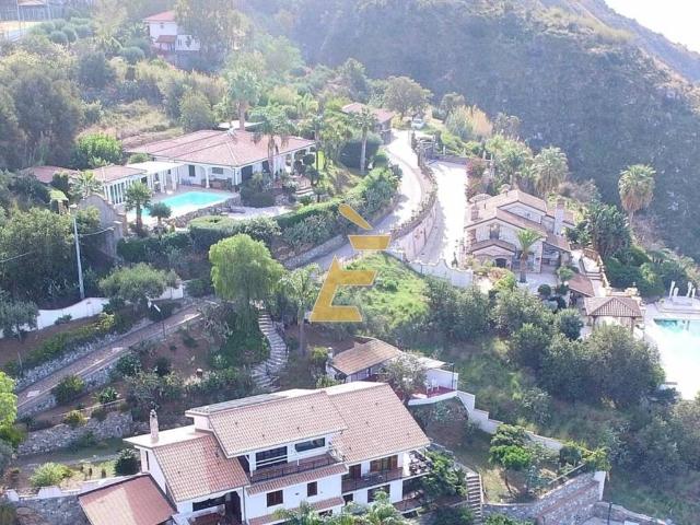 Villa Indipendente in vendita a Calabria, Vibo Valentia