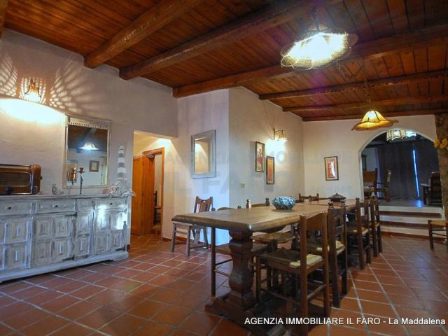 Villa Indipendente in vendita a Villaggio Maddalena, Sassari