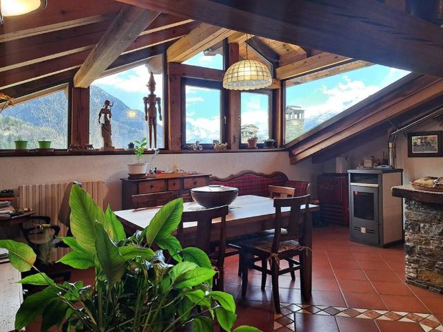 Villa Indipendente in vendita a Les Places, La Salle