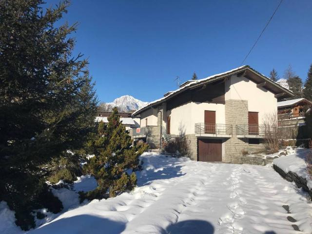 Villa Indipendente in vendita a La Salle, Aosta