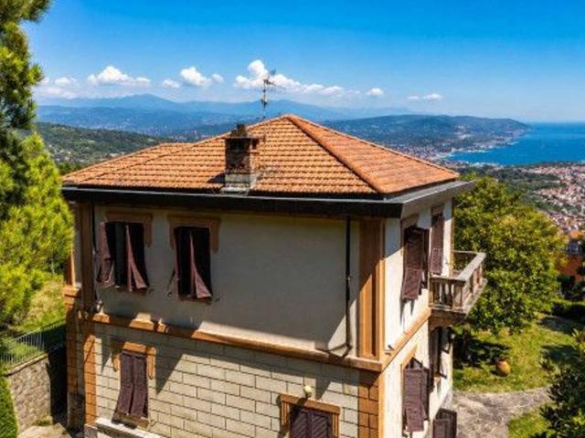 Villa Indipendente in vendita a Viseggi, La Spezia