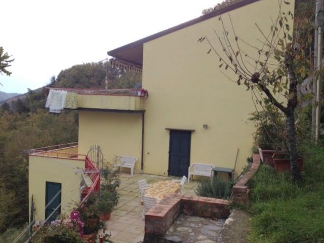 Villa Indipendente in vendita a Vignale, La Spezia