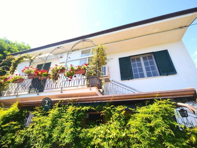 Villa Indipendente in vendita a Sarbia, La Spezia