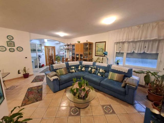 Villa Indipendente in vendita a Fabiano Alto, La Spezia