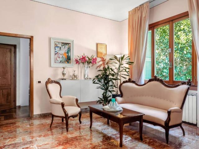Villa Indipendente in vendita a Vicci, La Spezia