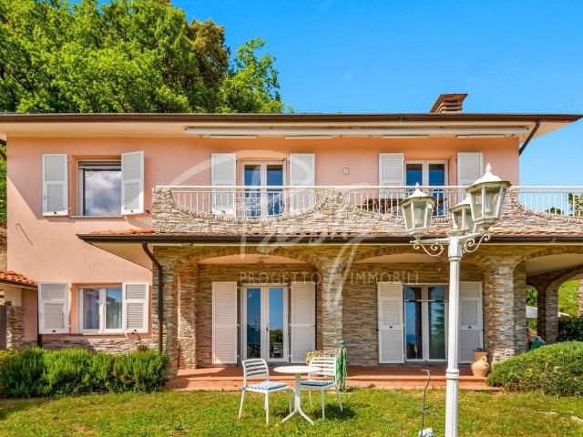 Villa Indipendente in vendita a Isola, La Spezia