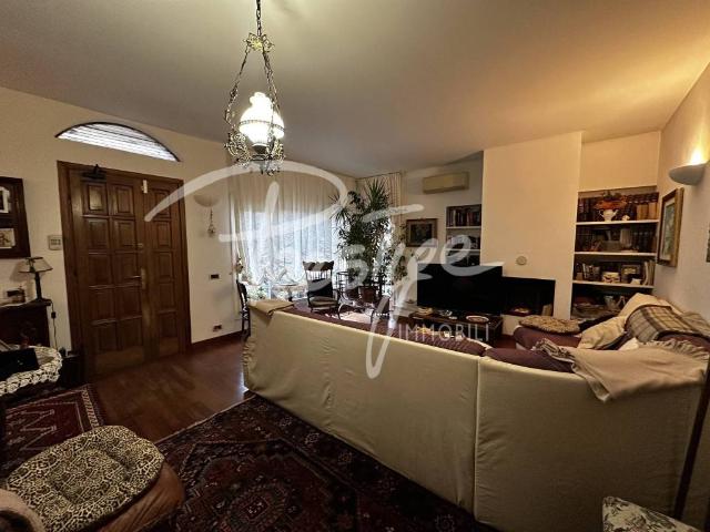 Villa Indipendente in vendita a Guercedo, La Spezia