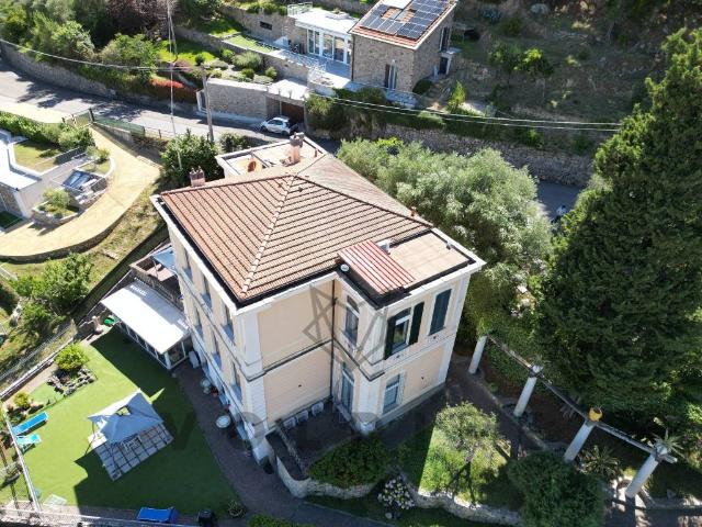Villa Indipendente in vendita a Fabiano Alto, La Spezia