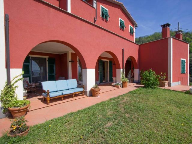 Villa Indipendente in vendita a La Spezia, Liguria