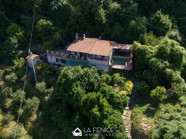 Villa Indipendente in vendita a Viseggi, La Spezia
