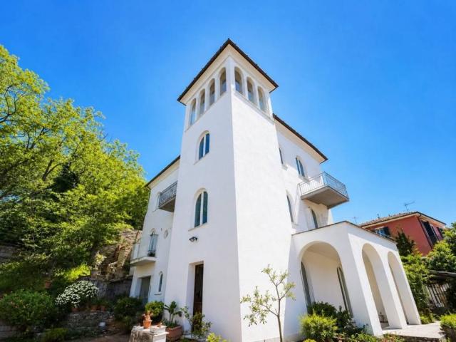 Villa Indipendente in vendita a Porta Rocca, La Spezia