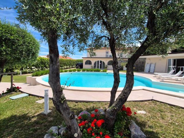 Villa Indipendente in vendita a Fabiano Alto, La Spezia