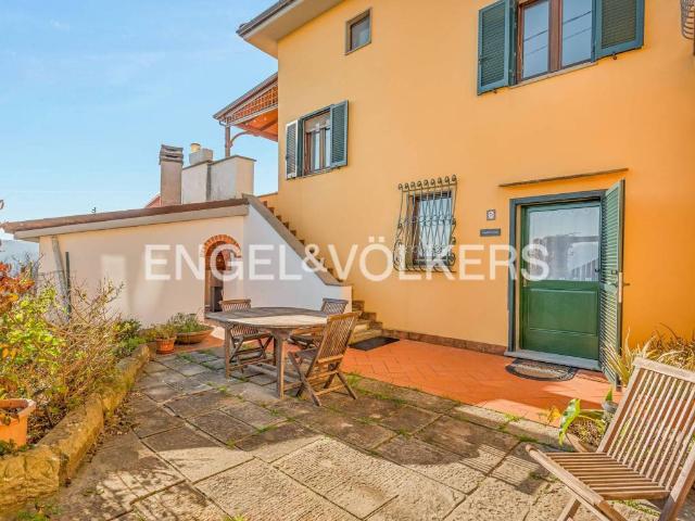 Villa Indipendente in vendita a Viseggi, La Spezia