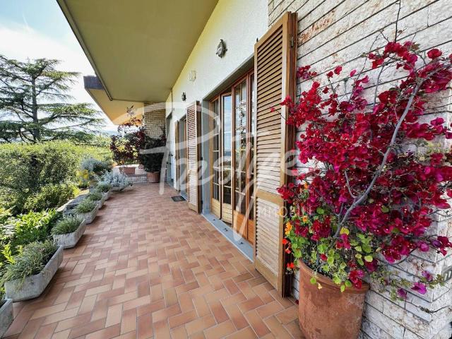 Villa Indipendente in vendita a Felettino, La Spezia