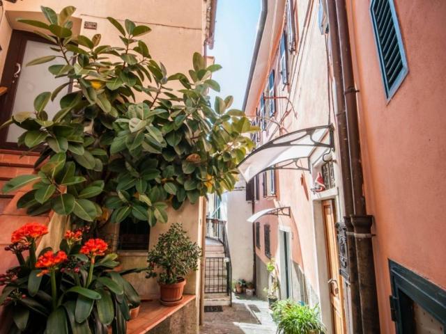 Villa Indipendente in vendita a Gatessa, La Spezia