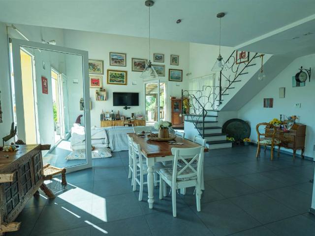 Villa Indipendente in vendita a Vezzano Superiore, Vezzano Ligure