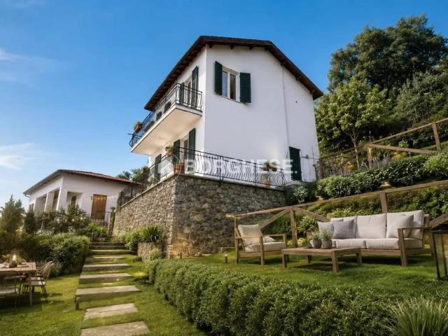 Villa Indipendente in vendita a Fabiano Alto, La Spezia