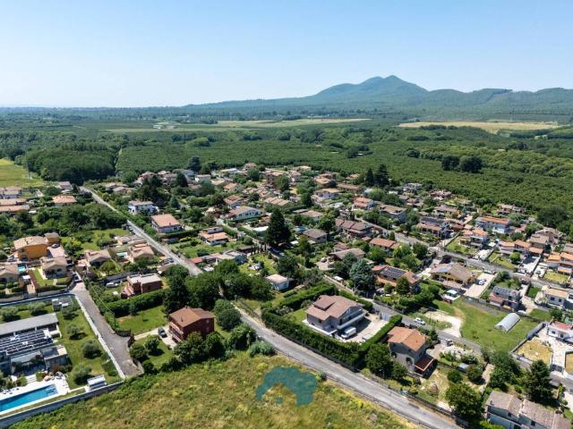 Villa Indipendente in vendita a Colle Spina, Labico