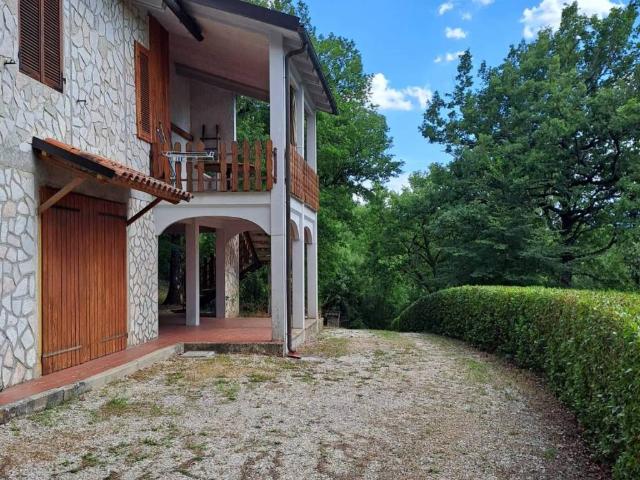 Villa Indipendente in vendita a Labro, Lazio