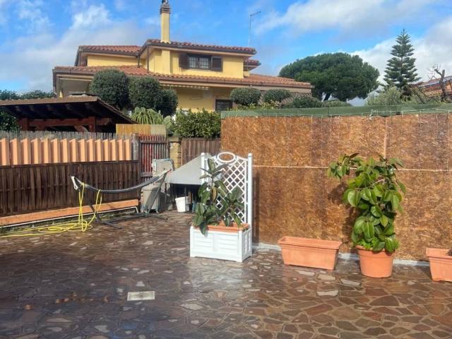 Villa Indipendente in vendita a Piane di Vaccina, Roma Capitale