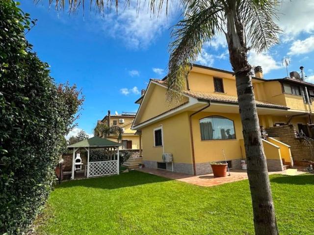Villa Indipendente in vendita a Piane di Vaccina, Roma Capitale
