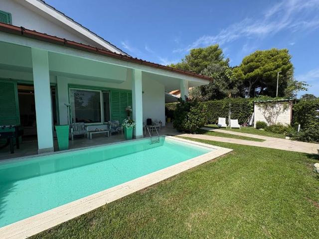 Villa Indipendente in vendita a Marina di San Nicola, Roma Capitale