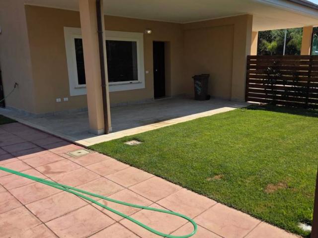 Villa Indipendente in vendita a Marina di San Nicola, Roma Capitale