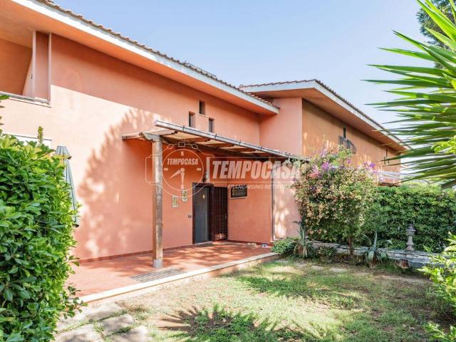 Villa Indipendente in vendita a Marina di San Nicola, Roma Capitale
