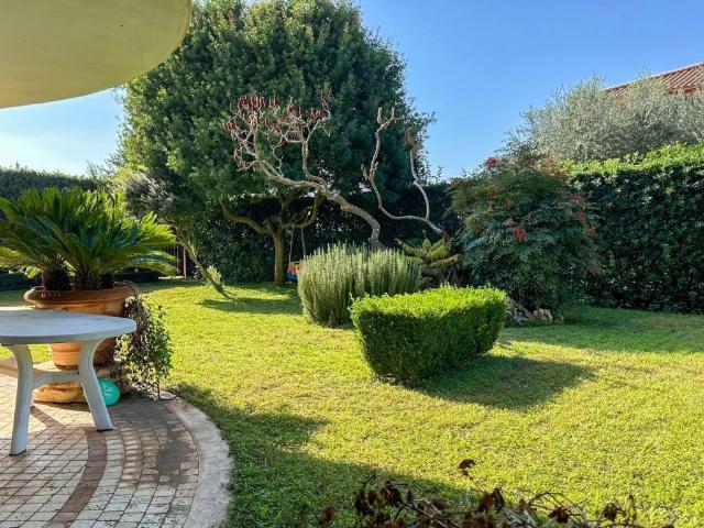 Villa Indipendente in vendita a Marina di San Nicola, Roma Capitale