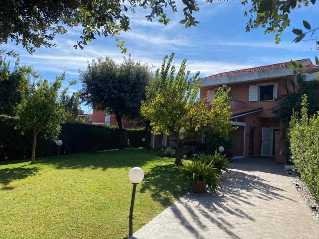 Villa Indipendente in vendita a Marina di San Nicola, Ladispoli