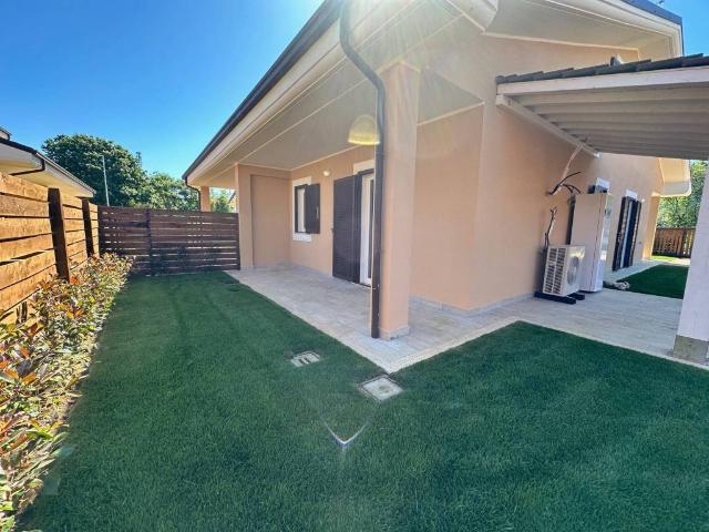 Villa Indipendente in vendita a Marina di San Nicola, Roma Capitale