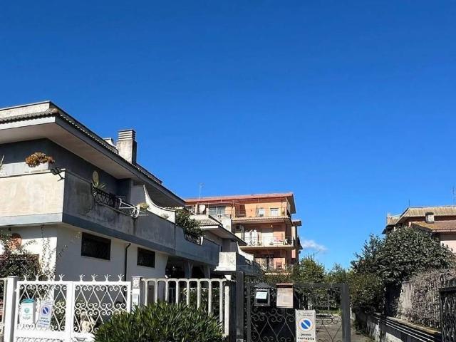Villa Indipendente in vendita a Piane di Vaccina, Roma Capitale