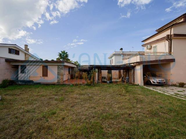 Villa Indipendente in vendita a Piane di Vaccina, Roma Capitale