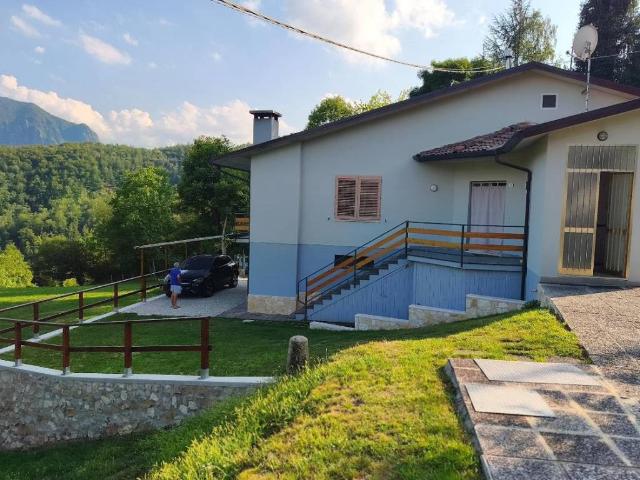 Villa Indipendente in vendita a Laghi, Veneto