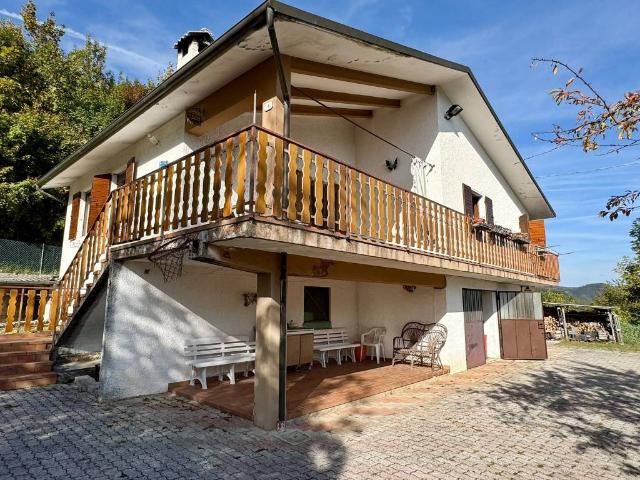 Villa Indipendente in vendita a Ossati, Laghi