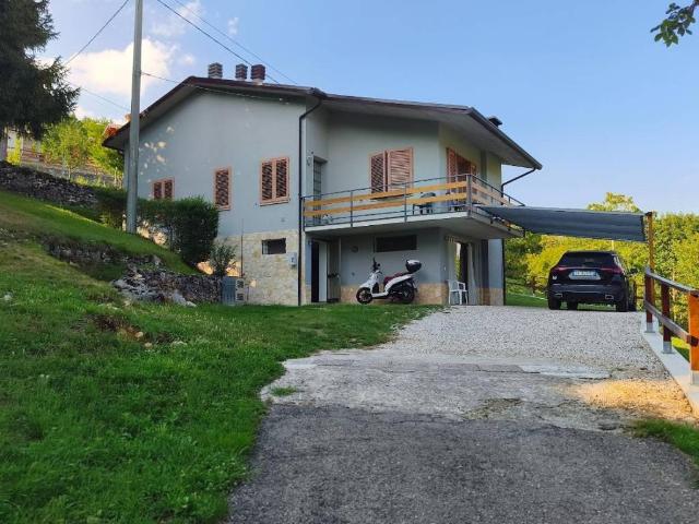 Villa Indipendente in vendita a Laghi, Veneto