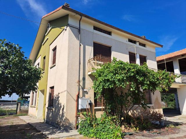 Villa Indipendente in vendita a Lagnasco, Cuneo